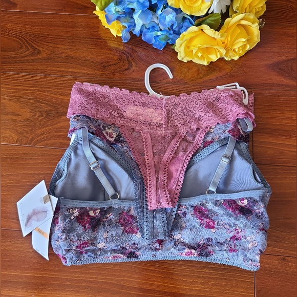 Jessica Simpson 3pc Bralette & Thong Set - Picture 2 of 10